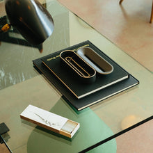 Charger l'image dans la galerie, Porte encens en porcelaine